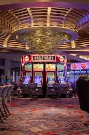Video Slot 5-reel ပုံများပြည့်ဝသော ဂိမ်းမြင်ကွင်း